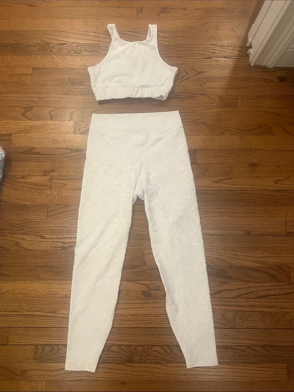 Kenny Flowers Women's White Textured High-Waist Leggings & Crop Tank Set